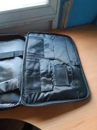 Portátil maletín negro para transportar