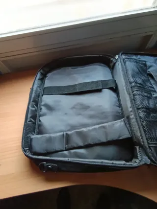 Portátil maletín negro para transportar