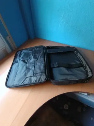 Portátil maletín negro para transportar