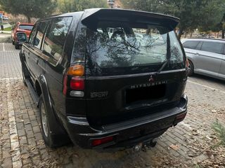 Mitsubishi Montero Sport 2000
