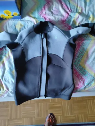 Chaqueta neopreno SUBEA gris y negra talla 10-12