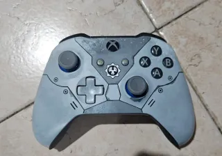 Xbox One X limited Gears 5