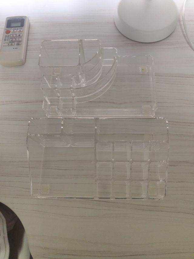 Organizador de maquillaje acrílico los dos por 7 e