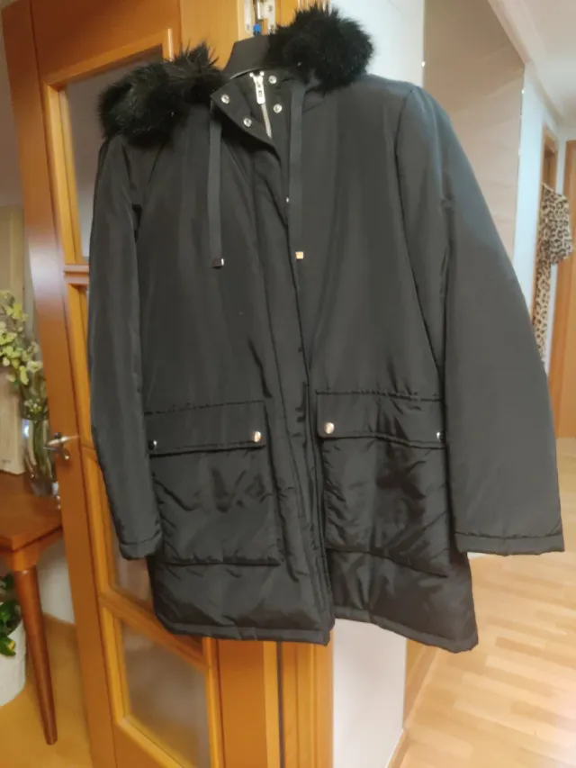 Chaquetón Zara Talla L Negro