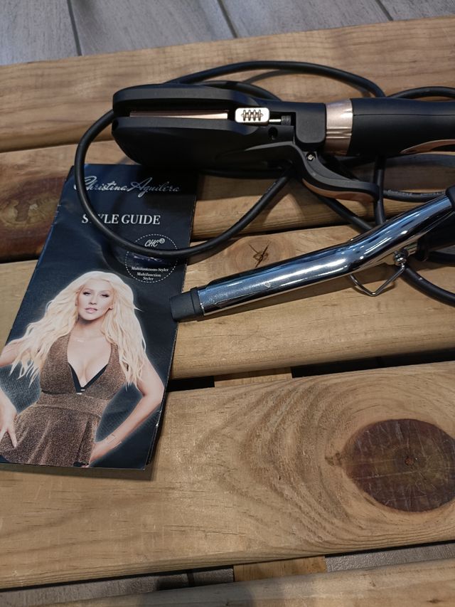 Plancha Pelo Aguilera Negra y Dorada