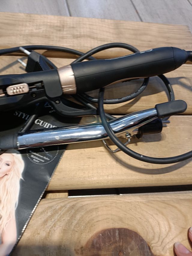 Plancha Pelo Aguilera Negra y Dorada