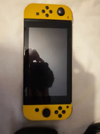 Nintendo Switch Edición Pikachu + Mando Pro+funda