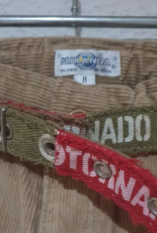 Pantalón niño beige con cinturón