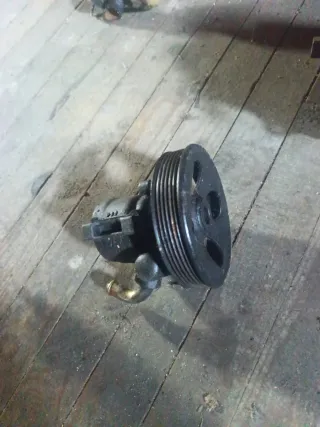 Bomba dirección asistida 1.9 Turbo Diesel