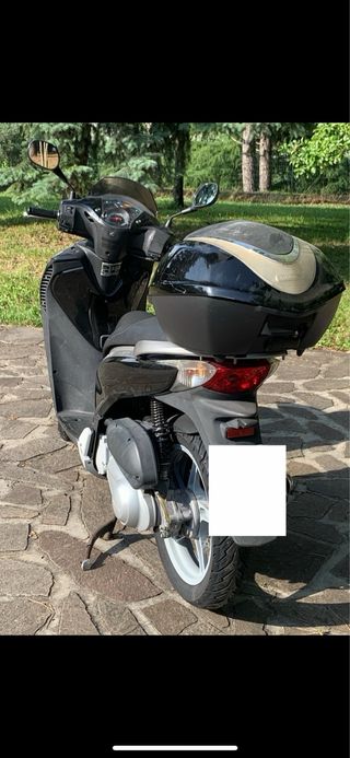 Scooter Honda SH150 appena tagliandato,revisionato
