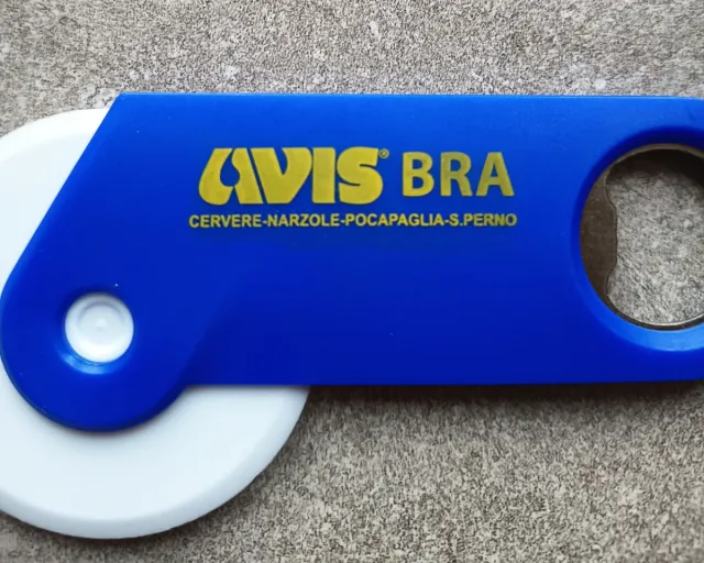 Taglia pizza e apribottiglie AVIS
