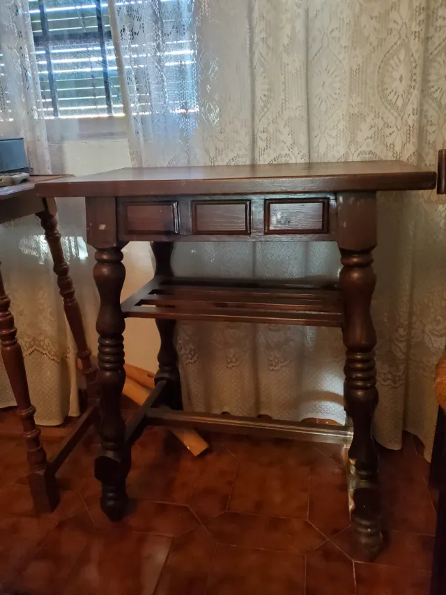 Mesa Castellana Madera Marrón
Pequeña