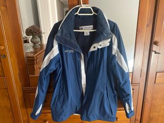 Anorak Columbia Azul y Blanco en perfecto estado