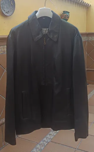 Chaqueta de cuero negra