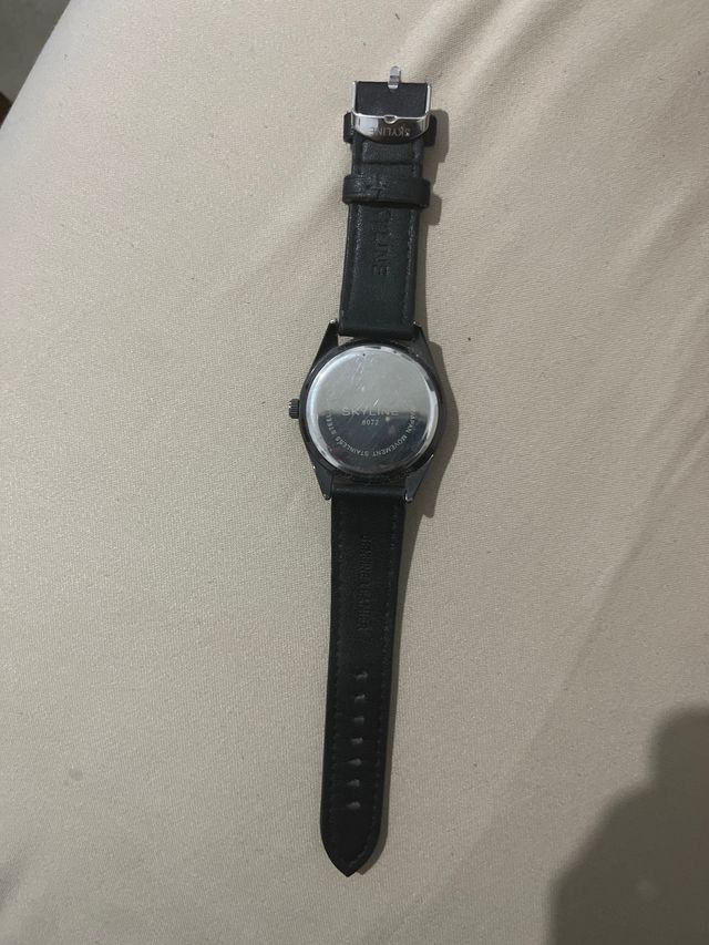 Reloj SKYLINE Negro y Blanco