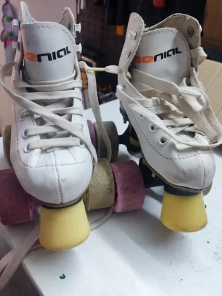 Patines artísticos blancos talla 26.
Marca"Genial"