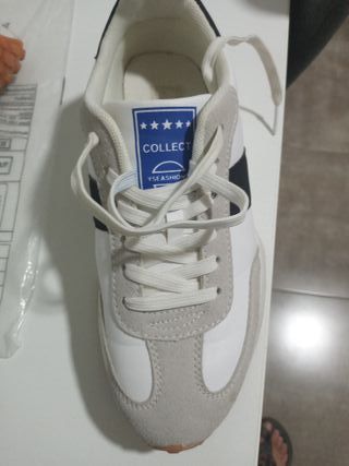 Tenis casuales blancos y biege