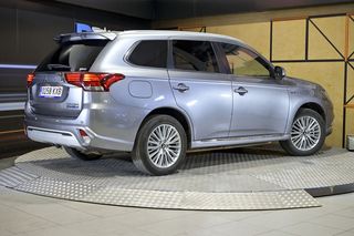 Mitsubishi Outlander   2.4 PHEV Kaiteki Auto 4WD 
