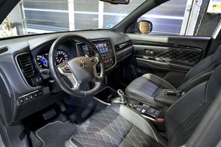 Mitsubishi Outlander   2.4 PHEV Kaiteki Auto 4WD 