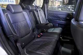 Mitsubishi Outlander   2.4 PHEV Kaiteki Auto 4WD 