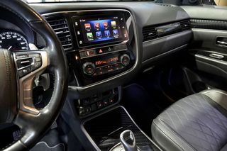 Mitsubishi Outlander   2.4 PHEV Kaiteki Auto 4WD 
