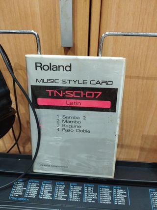 Piano Roland E-36