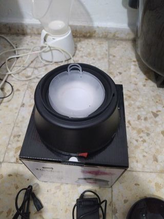 Sevende maquina para quitar uñas de porcelanas.