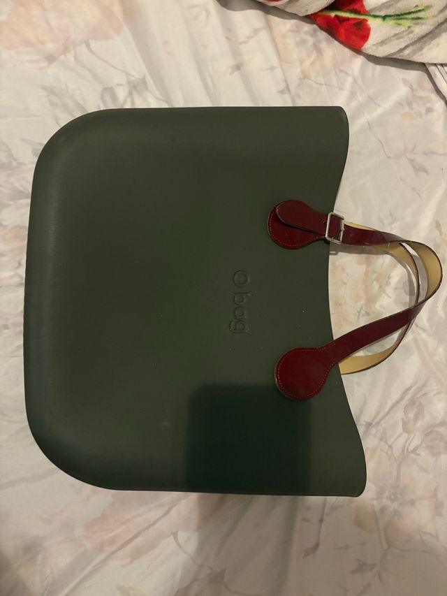 O bag borsa verde con manici bordeaux