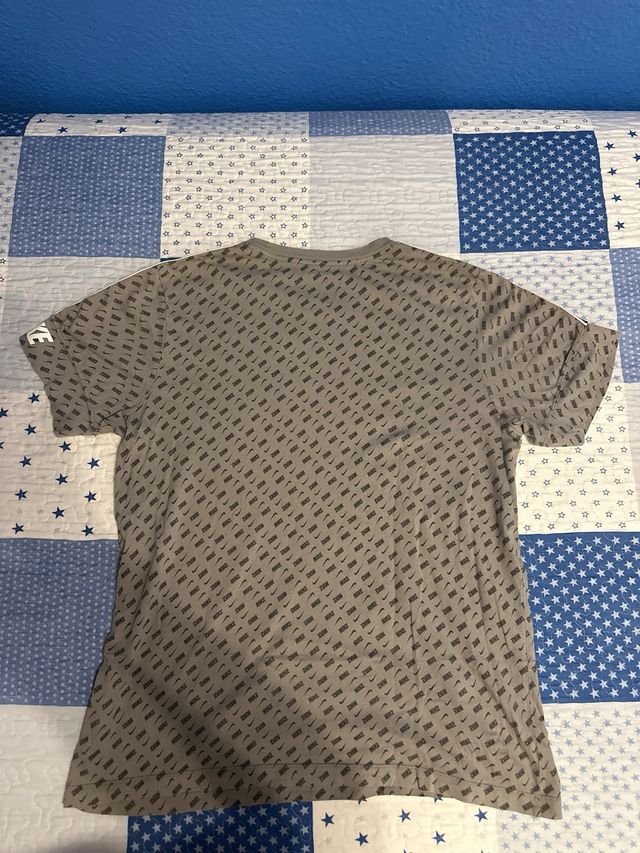 Camiseta Nike Gris Estampada
