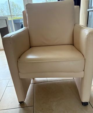 Sillón Beige Cuero - Como Nuevo