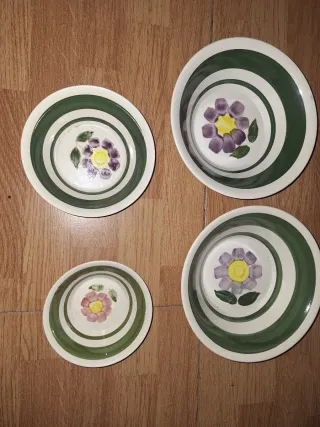 Set di 4 piatti floreali in ceramica vintage