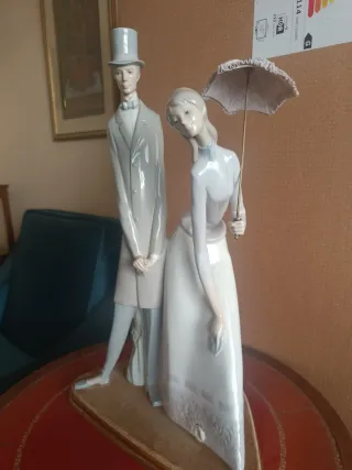 Figura Lladro Pareja Elegante Paraguas