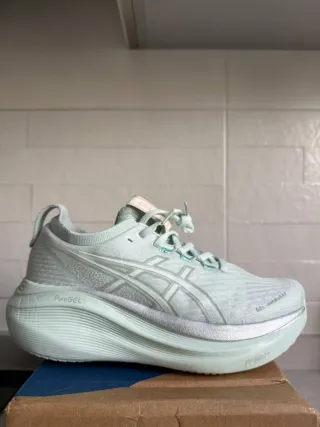 Asics Gel Nimbus 27 Plata/Verde Azulado