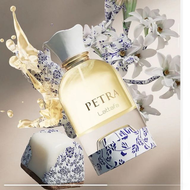 Perfume Lattafa Petra
