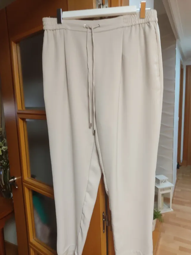 Pantalón Zara Talla L Beige