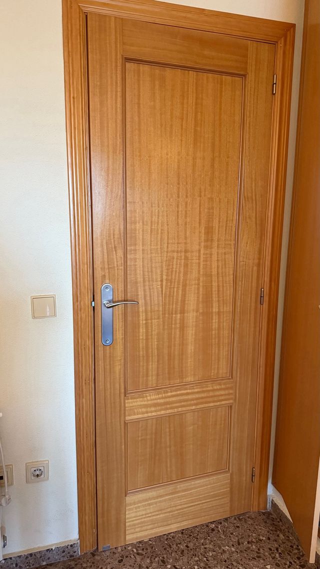 8 puertas interiores madera maciza con marco