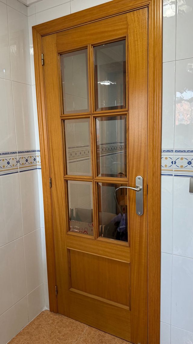 8 puertas interiores madera maciza con marco