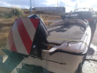 Barca de pesca estilo bass boat 