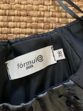 Vestido Negro Formula Joven Talla 38 con forro