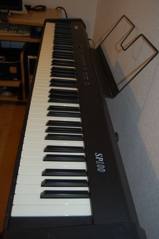 Piano Digital Korg SP-100