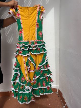 Traje de flamenca volantes flores