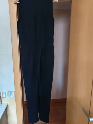Mono sin mangas y pantalón largo