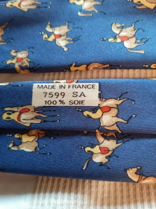 Corbata de seda 100% con caballos