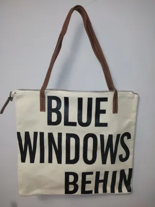 Bolso Tote bag Negro con Texto Blanco