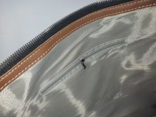 Bolso Tote bag Negro con Texto Blanco