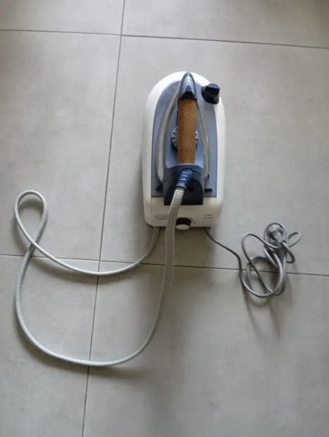 Centro Planchado Delonghi.