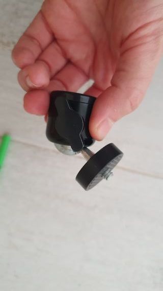 Rótula de bola negra