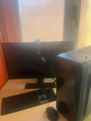 Torre PC con Pantalla, Ratón, Teclado y Cascos