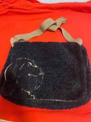 Bolso estilo bandolera negro y beige  de mujer