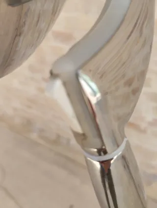 Lámpara de mesa diseño metal plateado